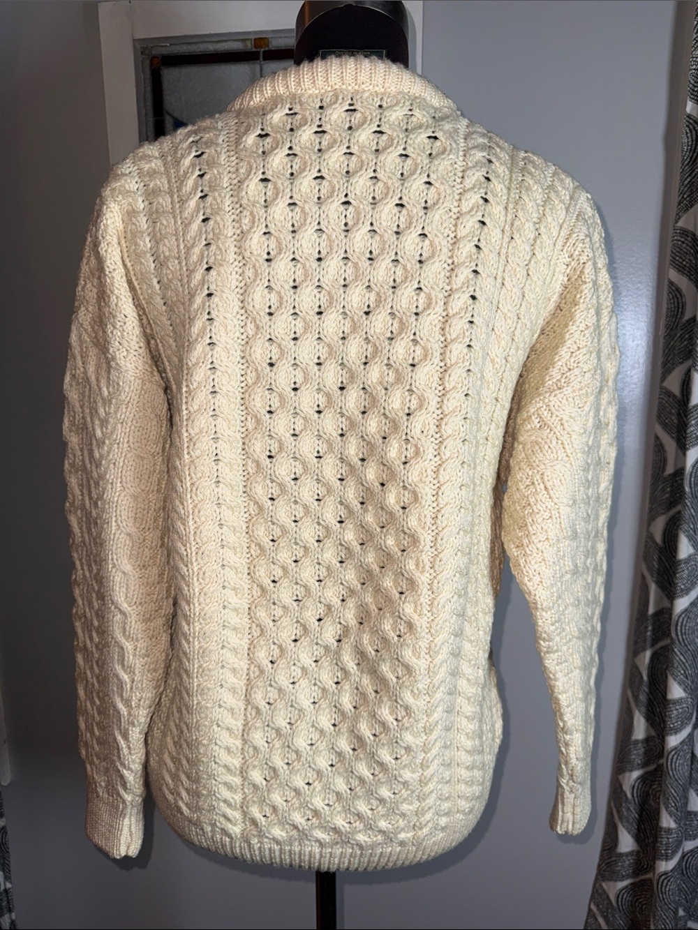 Vintage Carraig Donn 100% Merino Wool Irish Aran Cable Knit Sweater Cream XS - Picture 5 of 8